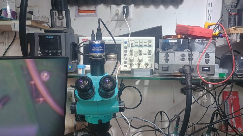 Equipo de microsoldadura y diagnóstico del taller Aletech Spa